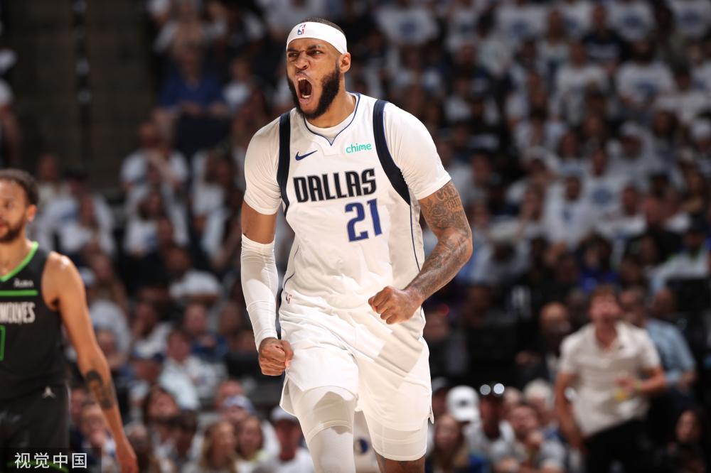 员在拍摄与 员在拍摄与