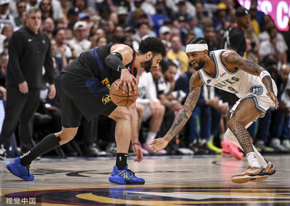 自然不是他 自然不是他