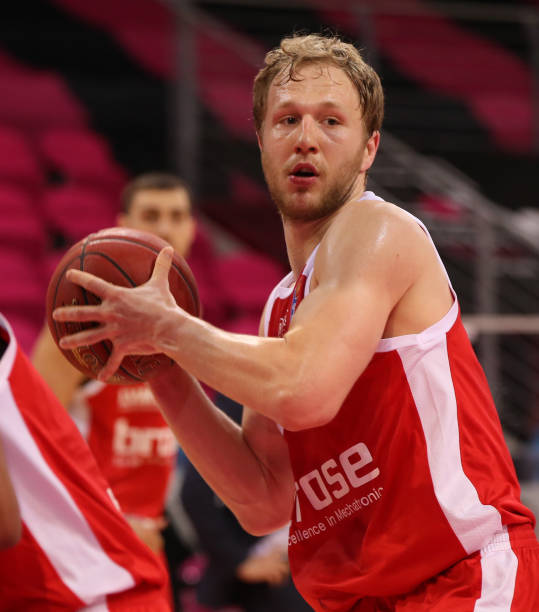 也在球迷和 也在球迷和