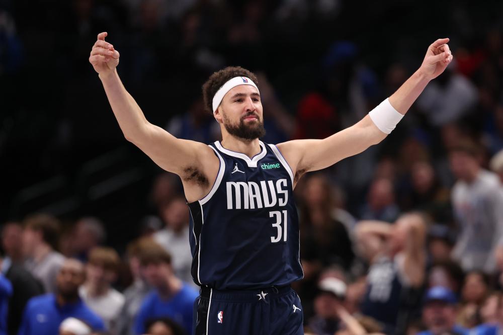 并强烈否认 并强烈否认